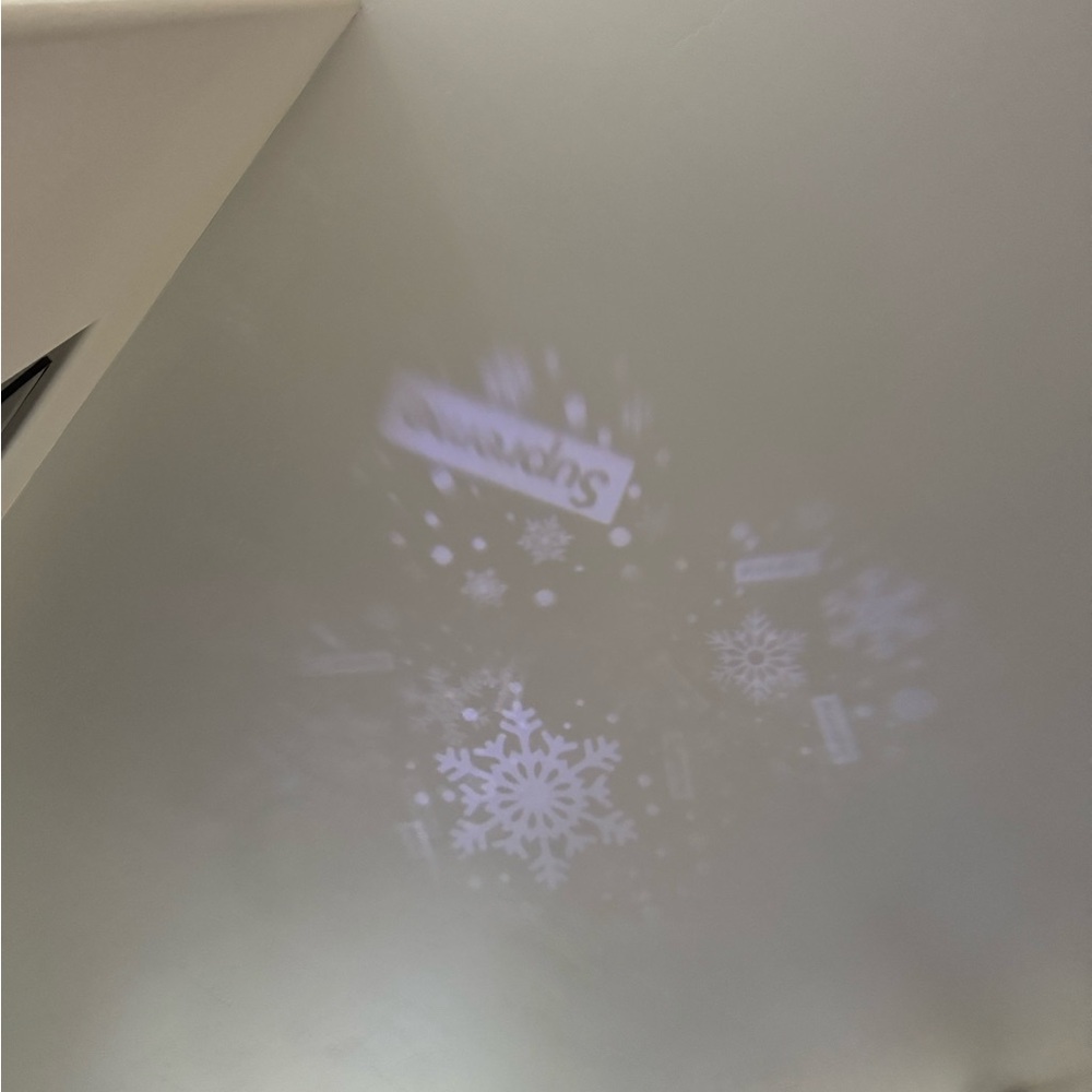 Supreme Star Tree Topper Projector - Picture 3 of 4
